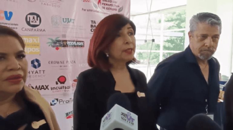 Mujeres Empresarias en cabildeo para hacer ley permiso a mujeres menstruantes