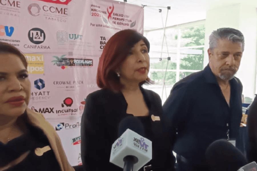 Mujeres Empresarias en cabildeo para hacer ley permiso a mujeres menstruantes