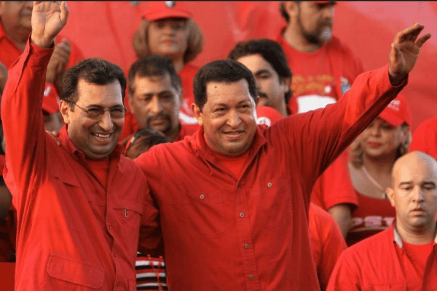 Hermano de Hugo Chávez, hace demostración de artes marciales para enfrentar a EE.UU.