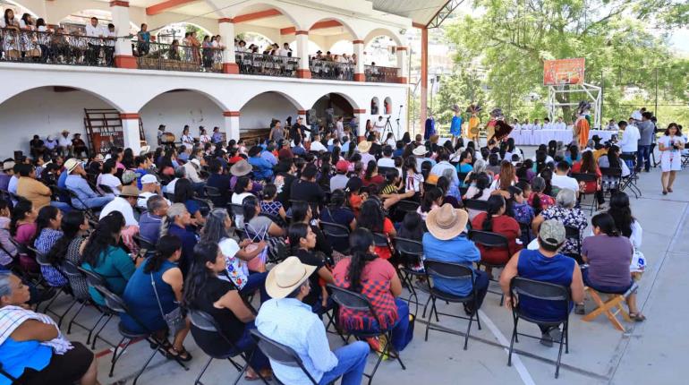 Adidas ofrece disculpa pública ante comunidad de Yalálag por plagiar huarache tradicional