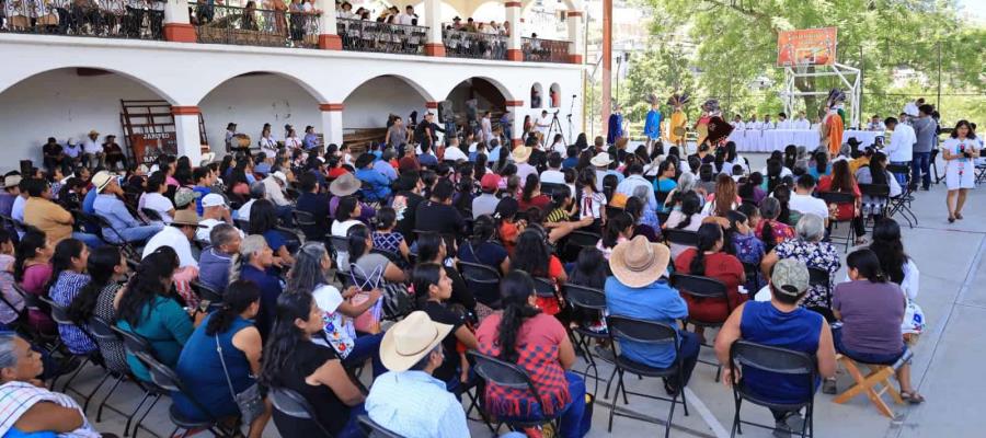 Adidas ofrece disculpa pública ante comunidad de Yalálag por plagiar huarache tradicional Adidas ofrece disculpa pública ante comunidad de Yalálag por plagiar huarache tradicional