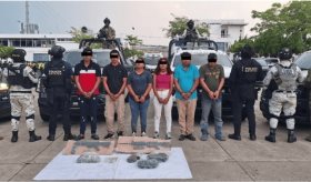 Aseguran a 6 personas en Cárdenas con droga y armas largas; entre ellos una guatemalteca