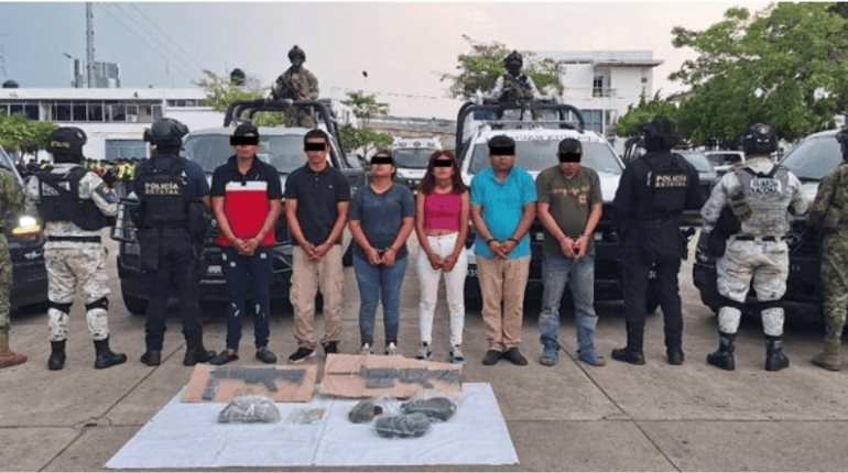 Aseguran a 6 personas en Cárdenas con droga y armas largas; entre ellos una guatemalteca