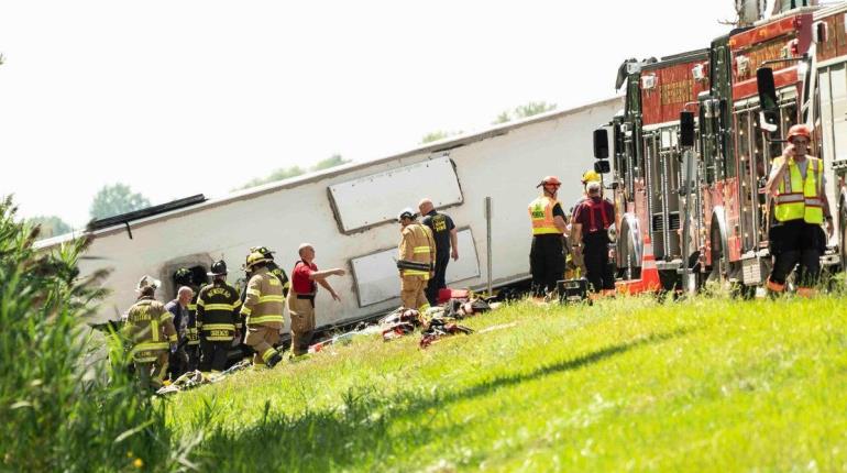 Varios muertos y heridos, deja accidente de autobús turístico en NY
