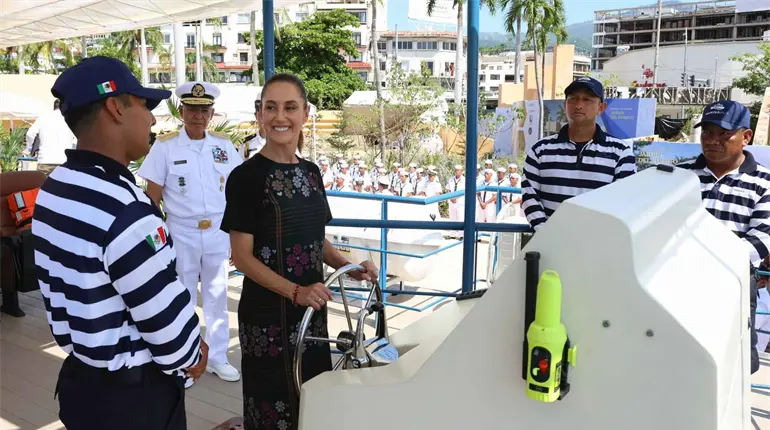 Sheinbaum pone en marcha el "Marinabús" en Acapulco
