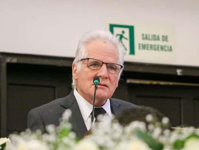 Padre de Miguel Uribe ocupará su lugar como precandidato presidencial en Colombia: Partido Centro Democrático Padre de Miguel Uribe ocupará su lugar como precandidato presidencial en Colombia: Partido Centro Democrático