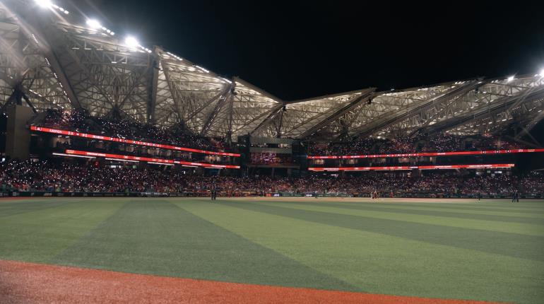 Niño recibe pelotazo durante Diablos vs Pericos; está en terapia intensiva