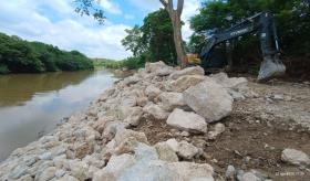 Inicia Conagua obras para frenar erosión por río Puxcatán en Nicolás Bravo, Macuspana