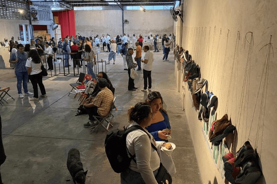 Inauguran "Huellas de la Memoria" con pares de zapatos de personas desaparecidas en Jalisco
