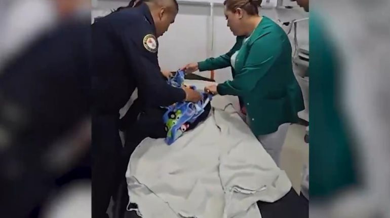 Hallan a bebé recién nacido en baño público del Metro en la alcaldía Iztapalapa