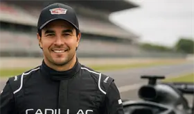 Checo aplaude la actitud de Canelo Álvarez tras derrota