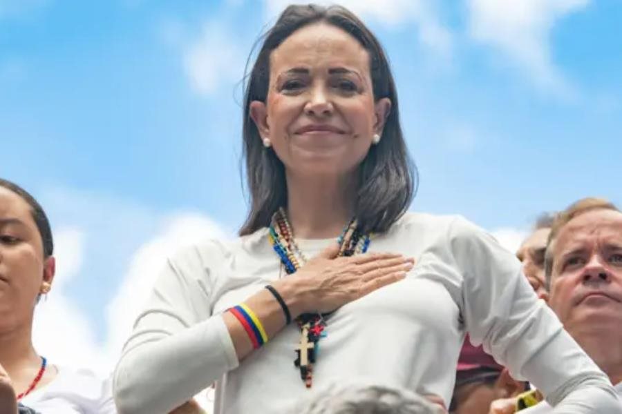 "Maduro está preocupado y pocos mandos militares lo respaldan": María Corina Machado