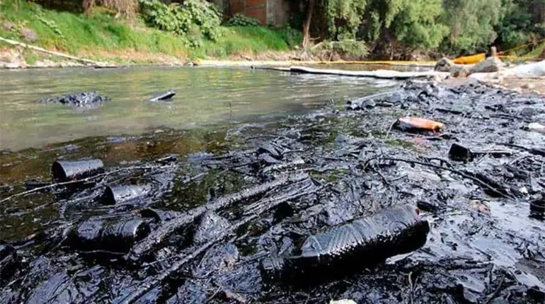 Reportan derrame de crudo en oleoducto en Puebla