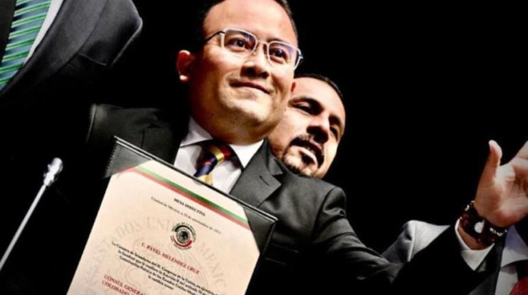 Acusan ante la FGR a cónsul de México en Denver por tráfico de influencias y cohecho