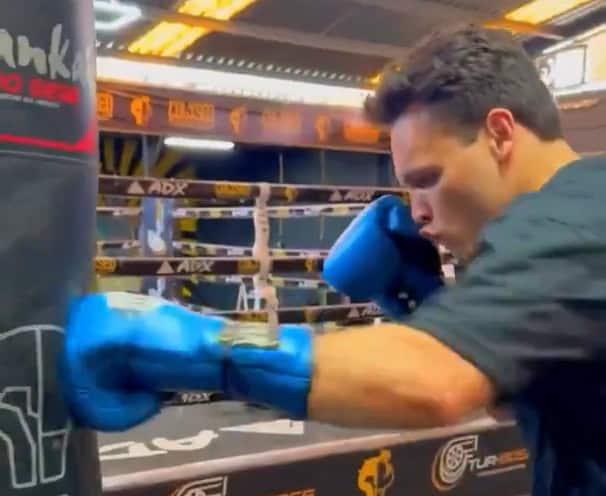 Julio César Jr. reaparece entrenando box tras recibir libertad condicional