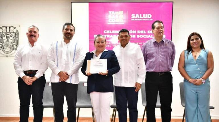 Griselda Cruz Hernández, recibe mérito del Trabajador Social 2025 en Tabasco
