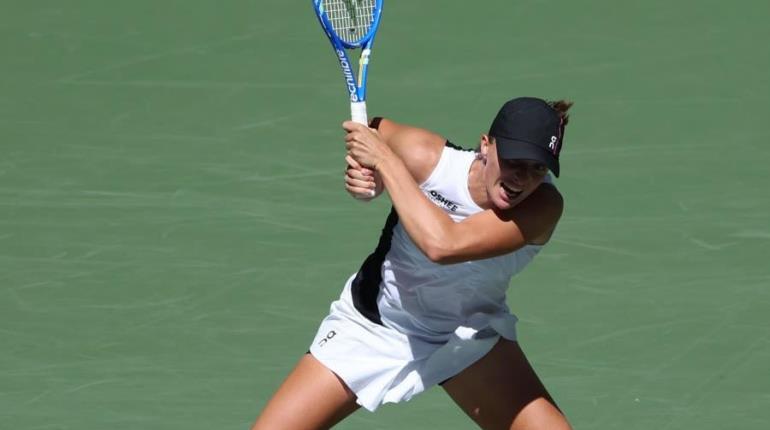 Iga Swiatek avanza sin problemas la primera ronda del US Open