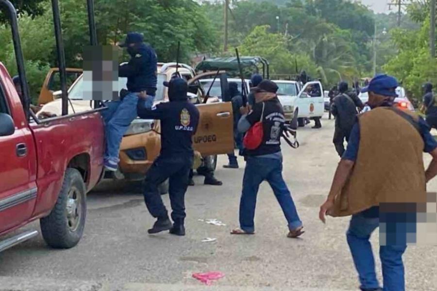 Comunidades indígenas de Ayutla se "levantan en armas" tras masacre de 13 miembros de la UPOEG Comunidades indígenas de Ayutla se "levantan en armas" tras masacre de 13 miembros de la UPOEG