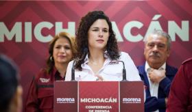 "Está trabajando muy bien", justifica Luisa Alcalde ausencia de Andy López a gira nacional