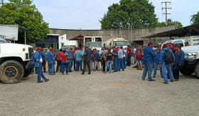 Paro de trabajadores de Centro continuó este miércoles por falta de acuerdo con autoridades