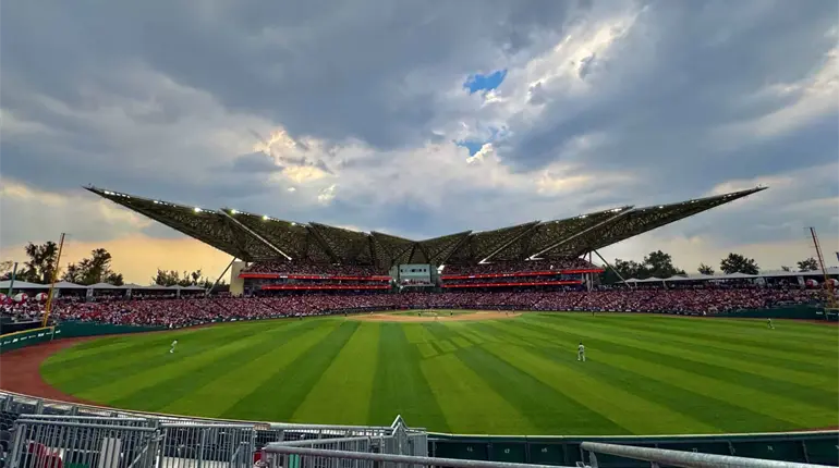 Gastos médicos del menor que recibió pelotazo en el Harp Helú, correrá por parte de Diablos