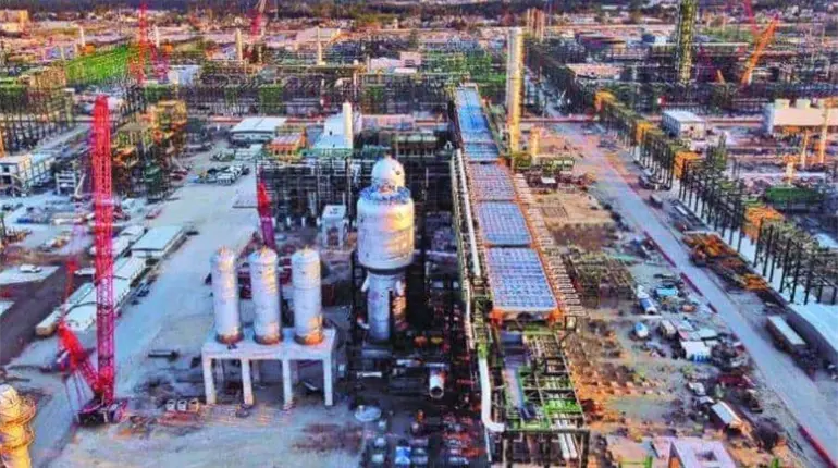 "Estruendo" en Refinería Olmeca, fue por desfogue controlado: Ayuntamiento