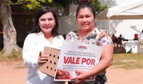 Concluye meta de entrega de 2,600 paquetes de pollitas ponedoras en Centro