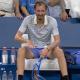 Medvedev protagonizó momento de frustración tras caer eliminado en primera ronda del US Open