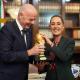 Recibe Sheinbaum al presidente de FIFA; platican sobre la Copa del Mundo
