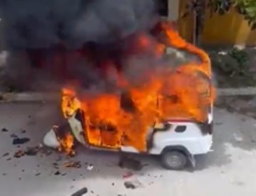 Queman pochi y arrojan “ponchallantas” en la Villahermosa-Frontera