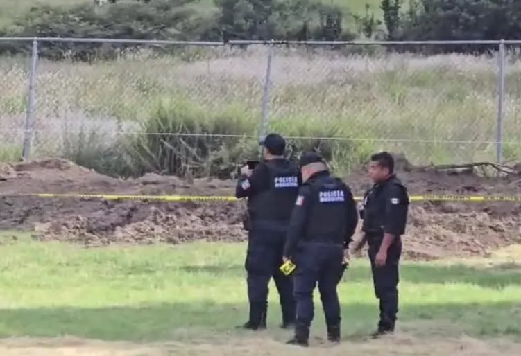 Hallan restos óseos enterrados en secundaria de Tlaxcala