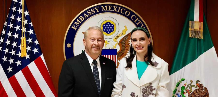 Se reúnen Altragracia Gómez y Ronald Johnson en embajada de EE. UU. Se reúnen Altragracia Gómez y Ronald Johnson en embajada de EE. UU.