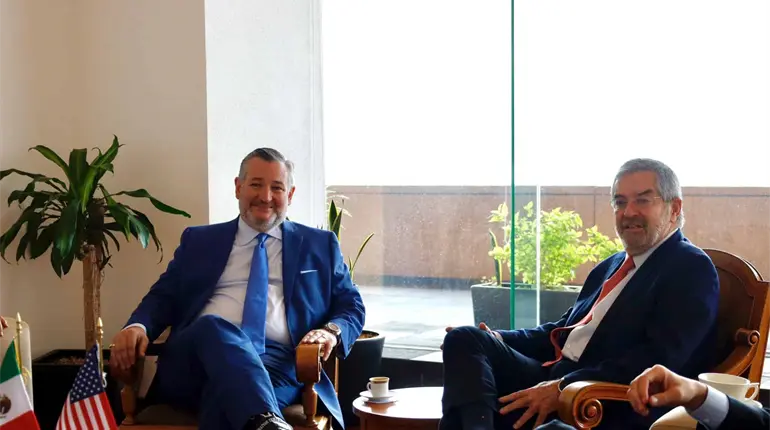 México debería aceptar "nuestra oferta" contra cárteles; "no es invasión": Ted Cruz
