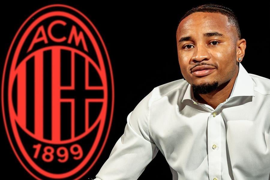 Nkunku llega al Milan, será competencia de "Santi" Giménez Nkunku llega al Milan, será competencia de "Santi" Giménez