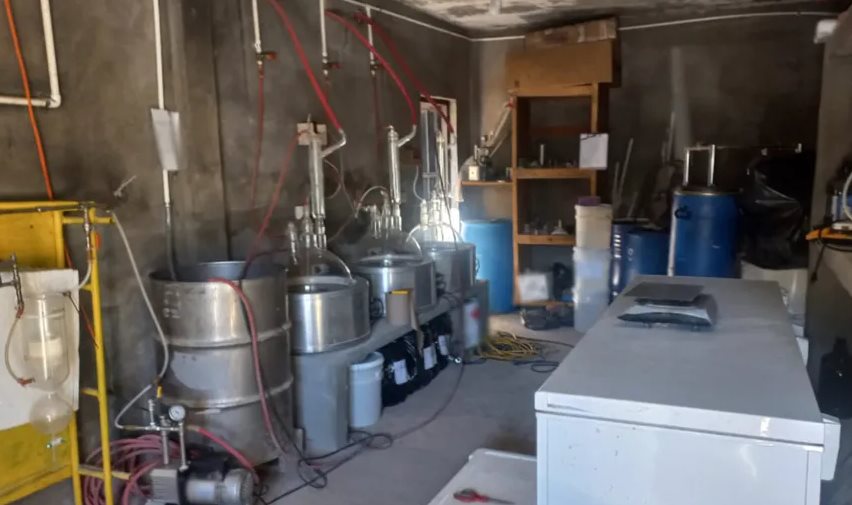 Descubren narcolaboratorio al indagar robo de equipos a CFE en Baja California Descubren narcolaboratorio al indagar robo de equipos a CFE en Baja California