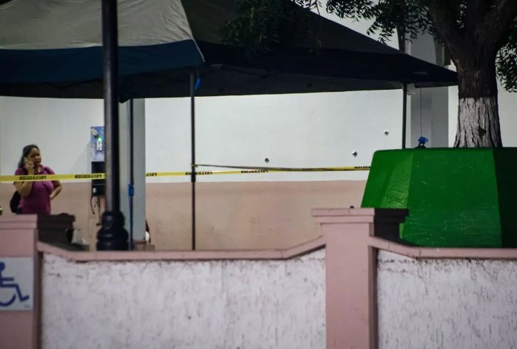 Ejecutan a 2 sujetos simultáneamente en hospitales de Sinaloa