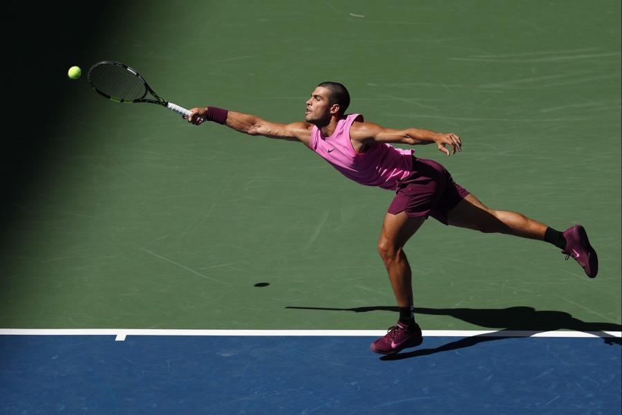 Carlos Alcaraz avanza a los cuartos del US Open sin ceder ningún set Carlos Alcaraz avanza a los cuartos del US Open sin ceder ningún set