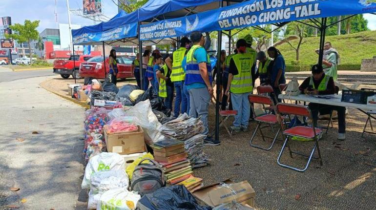 "Los Ángeles del Mago Chong-Tall" realiza colecta de materiales para reciclar en beneficio de niños con cáncer