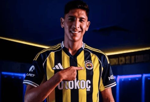 El mexicano Edson Álvarez debuta con Fenerbahçe en victoria 3-1 El mexicano Edson Álvarez debuta con Fenerbahçe en victoria 3-1