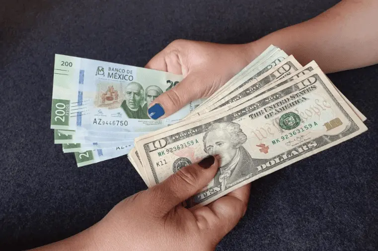 Remesas continúan a la baja caen 5.5% interanual en julio en México: Banxico