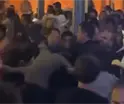 Exhiben a exgobernador de Querétaro peleando en un bar