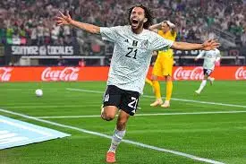 Chino Huerta es baja con la Selección Mexicana