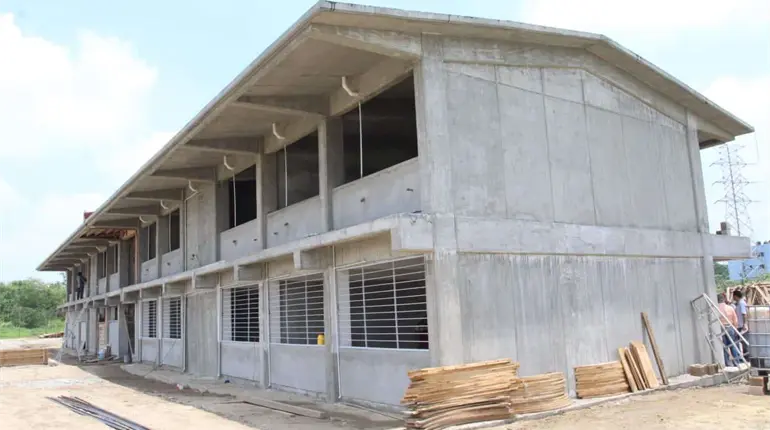 Asegura el gobernador May que, en dos semanas ya estarán concluidas las escuelas en proceso de construcción