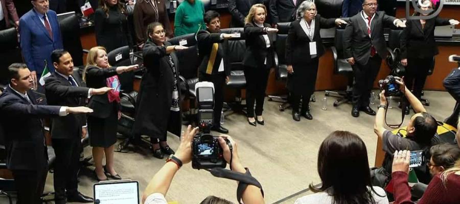 Asumen el cargo nuevos ministros de la SCJN con ausencia de las bancadas de oposición Asumen el cargo nuevos ministros de la SCJN con ausencia de las bancadas de oposición