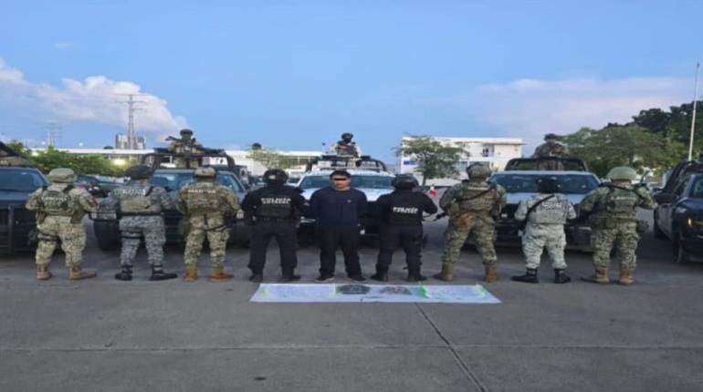 Detienen a 2 sujetos con ponchallantas, drogas y arma en Centro