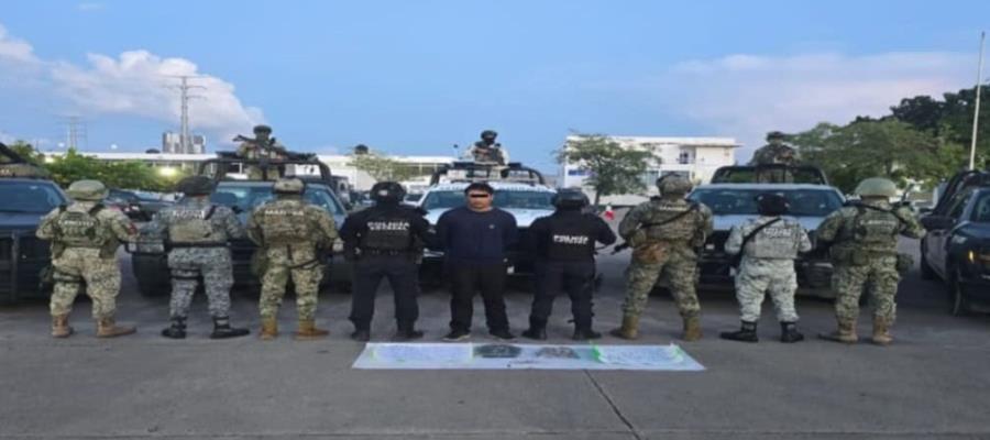 Detienen a 2 sujetos con ponchallantas, drogas y arma en Centro Detienen a 2 sujetos con ponchallantas, drogas y arma en Centro