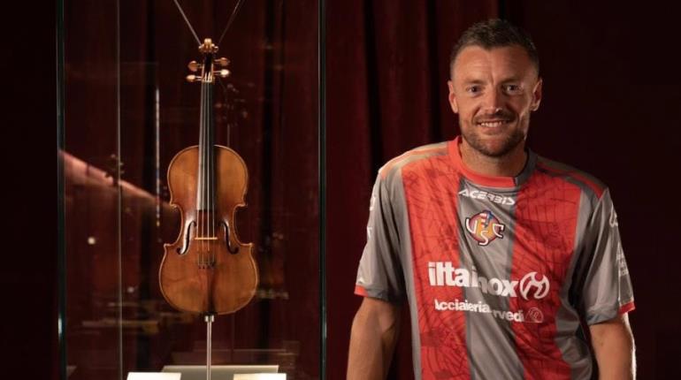 Jamie Vardy llega al Cremonese tras 13 años en el Leicester City