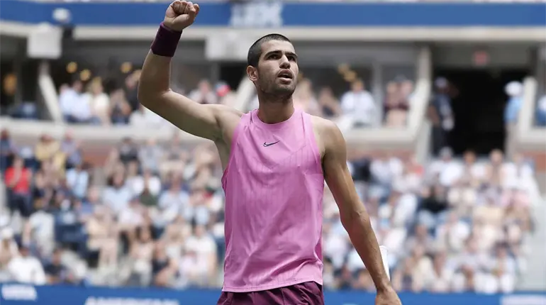 Carlos Alcaraz sigue sin ceder ningún set y avanza a semifinales del US Open