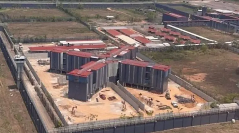 Trasladan 7 reos al Centro Penitenciario de Huimanguillo