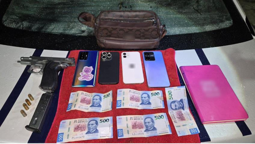 Capturan a 5 extorsionadores cuando golpeaban a su víctima en CDMX Capturan a 5 extorsionadores cuando golpeaban a su víctima en CDMX